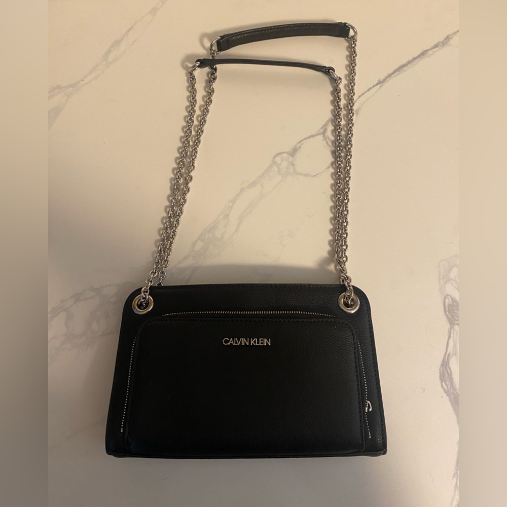 Calvin Klein Bag with adjustable chain